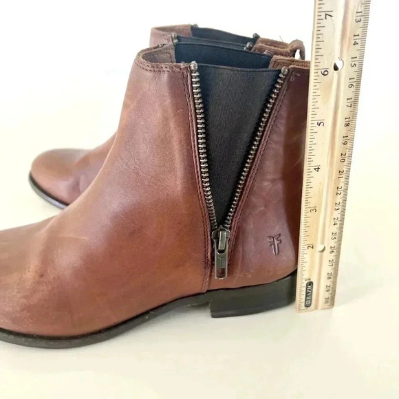 FRYE Carly Chelsea Bootie Cognac Double Zip Leather Ankle Boot Size 6B - Picture 11 of 11